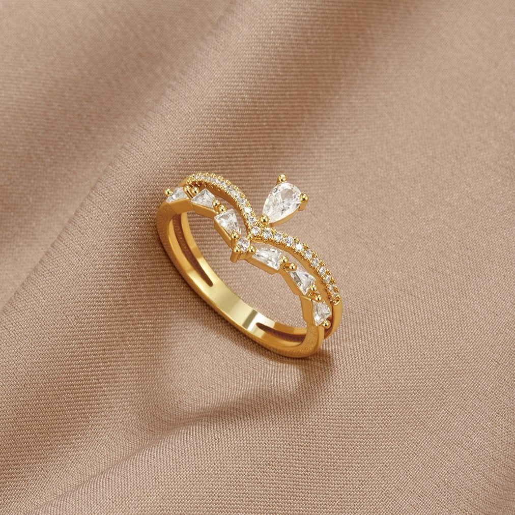 Aura - Sophisticated Crystal Ring