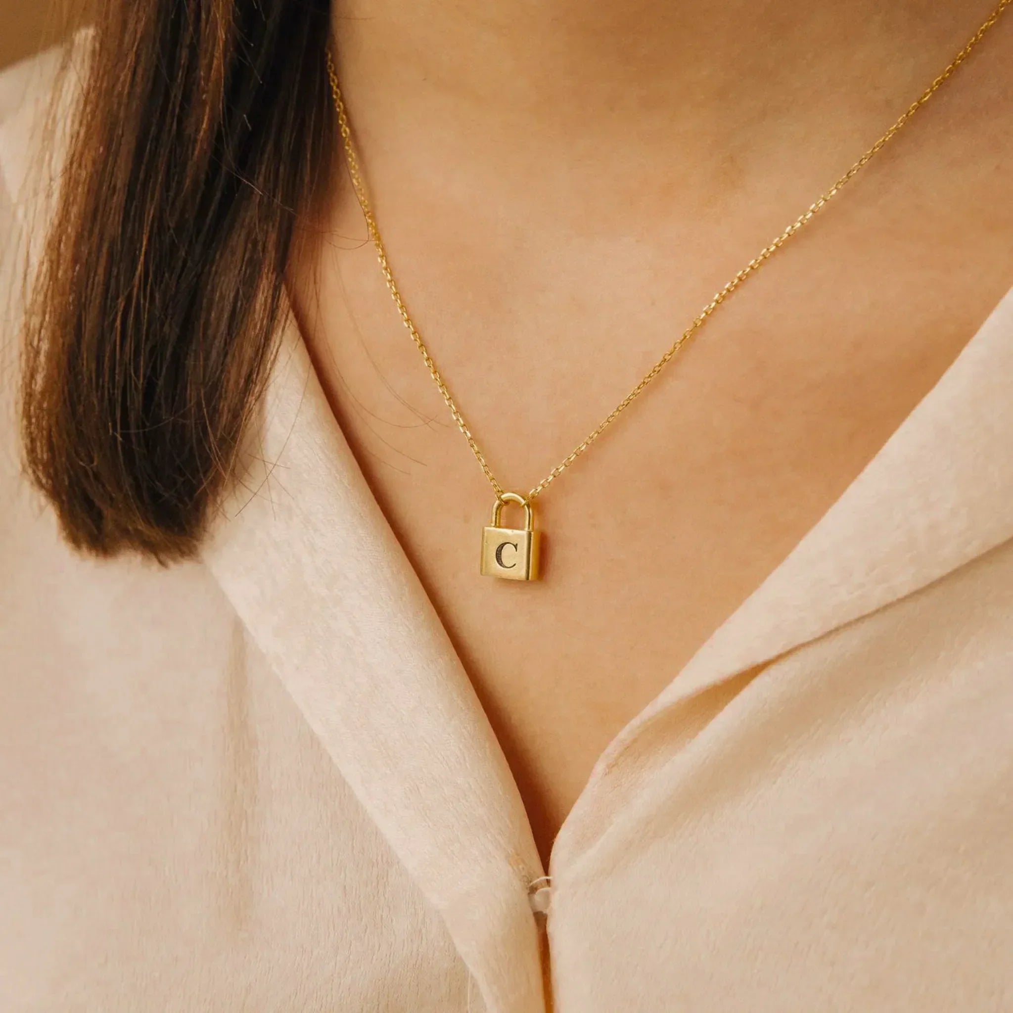 CLÉA - Elegant and Versatile Design