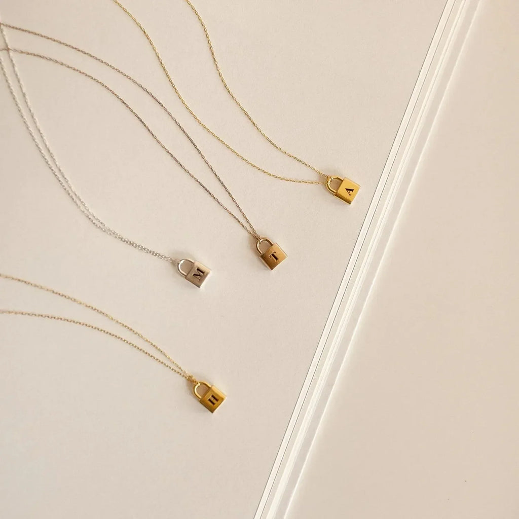 CLÉA - Elegant and Versatile Design