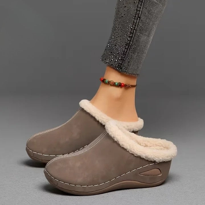 Nova – Fur-Lined Slip-On Sandals