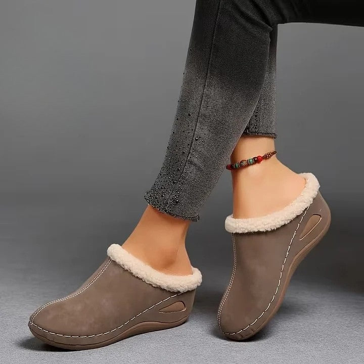 Nova – Fur-Lined Slip-On Sandals