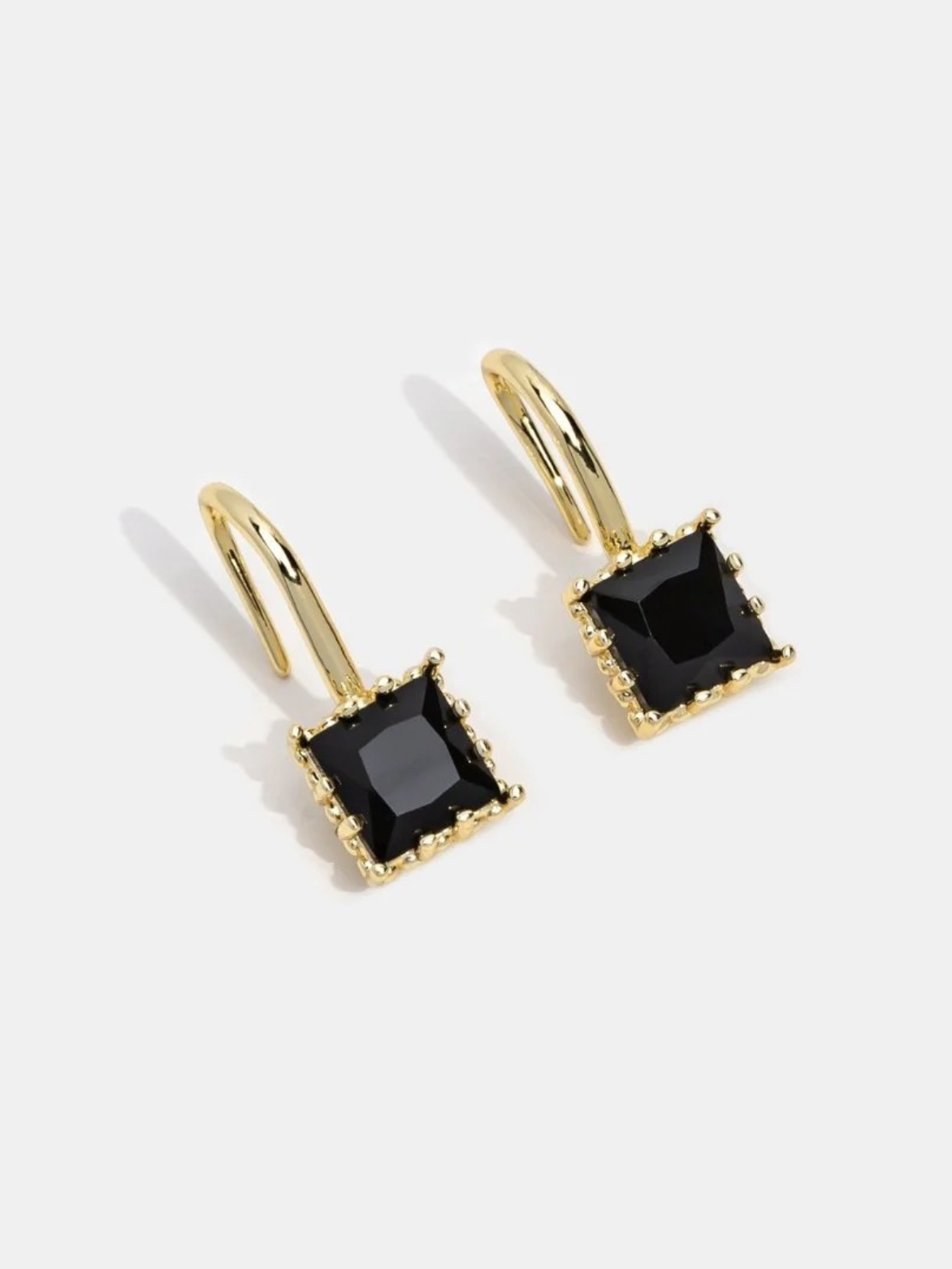 MAËL: A Unique Blend of Style and Elegance