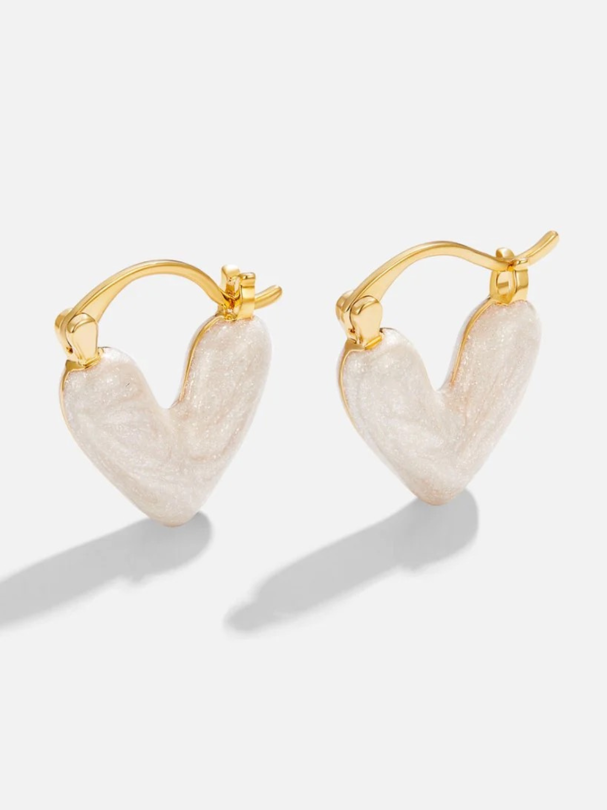 NELY: Stylish and Versatile Accessory