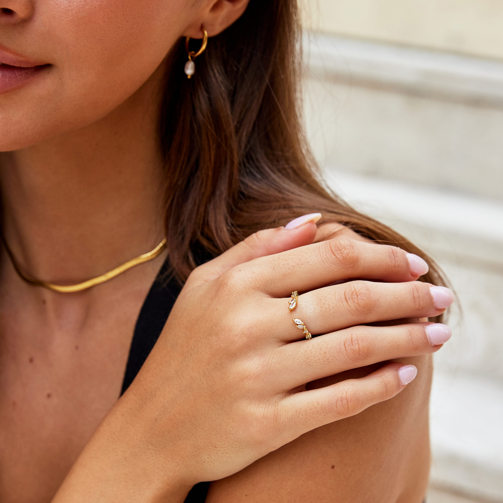 Serenity - Golden Crystal Wine Ring