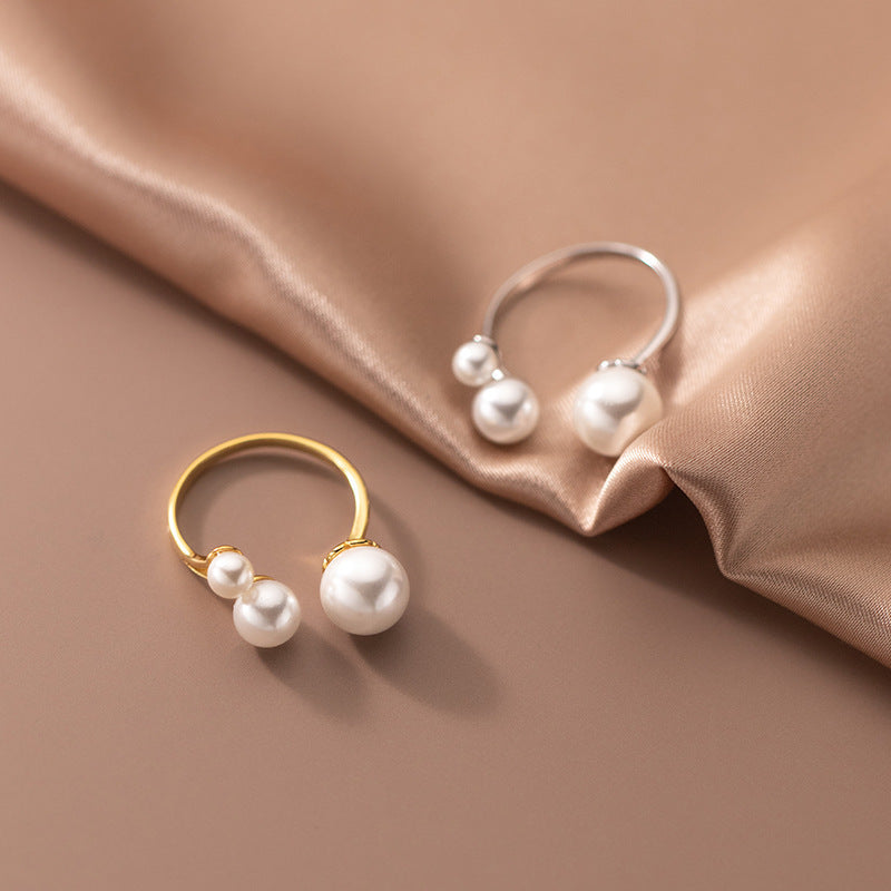 Adjustable Ring Featuring Three Freshwater Pearls