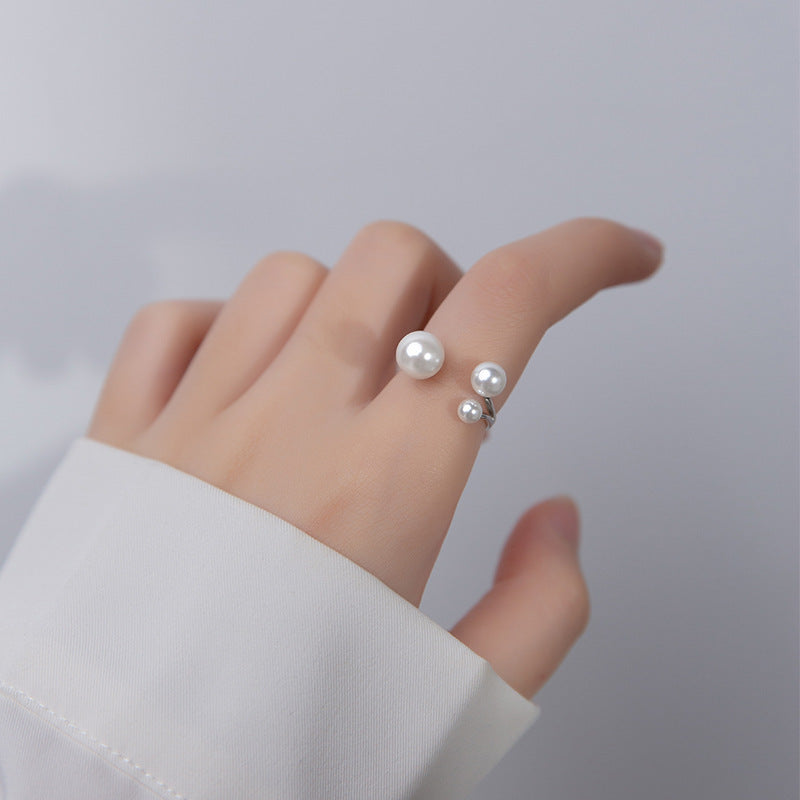 Adjustable Ring Featuring Three Freshwater Pearls