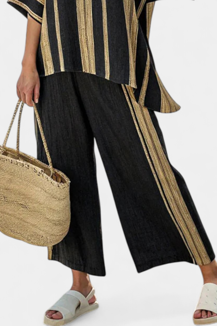 Tamara – comfortable striped loose top and casual linen trousers