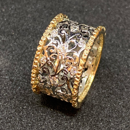 Mika - Vintage Ivy Pattern Ring Adorned with Cubic Zirconia