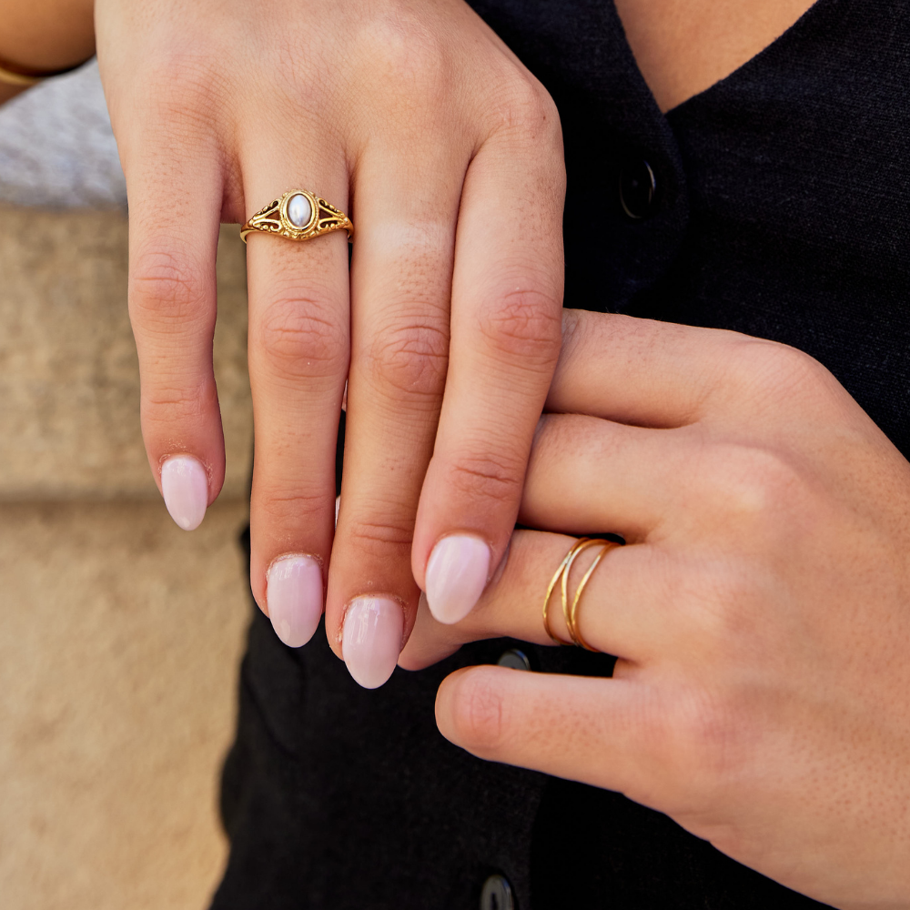 Endless Elegance - Gold Infinity Ring