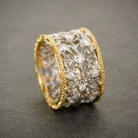 Mika - Vintage Ivy Pattern Ring Adorned with Cubic Zirconia