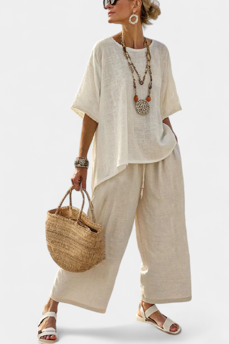 Beatrice – comfortable and essential shirt and wide-leg trousers