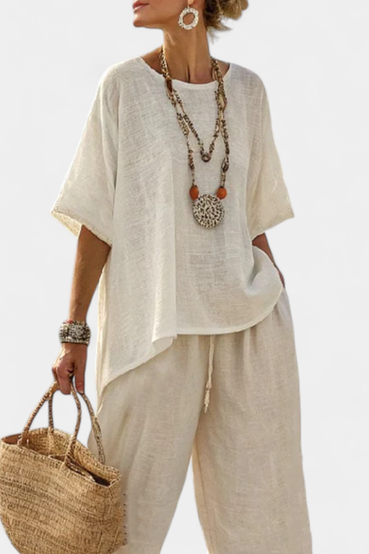Beatrice – comfortable and essential shirt and wide-leg trousers