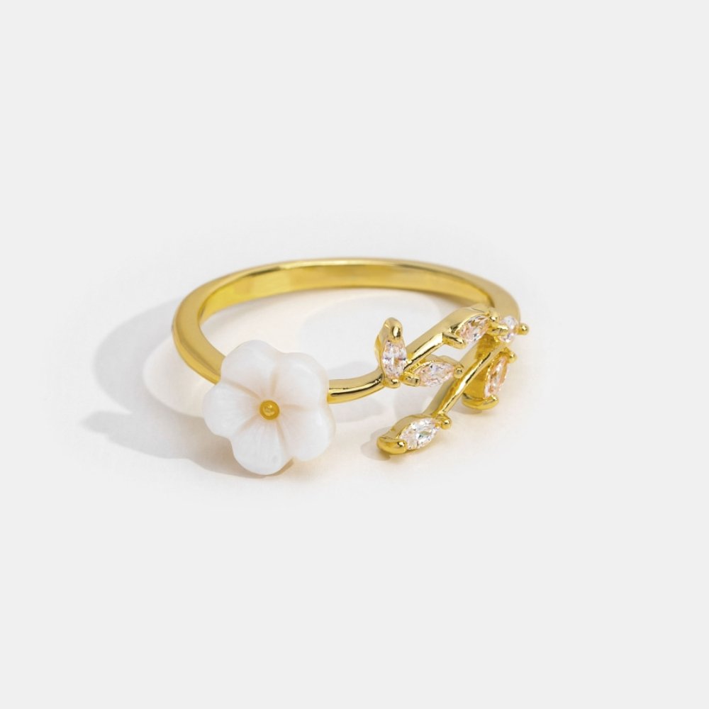 Rise - Elegant White Floral Ring